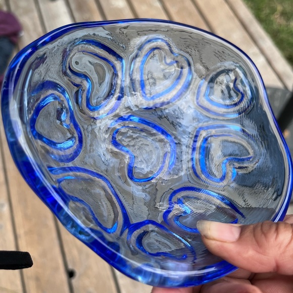Fire & Light cobalt blue heart puka bowl in mint condition - Picture 3 of 6